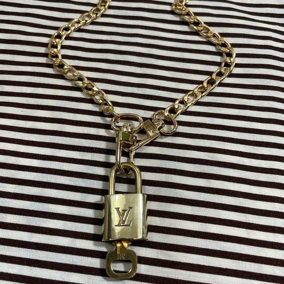 Louis Vuitton Pad lock chocker necklace#318 - Picture 4 of 15